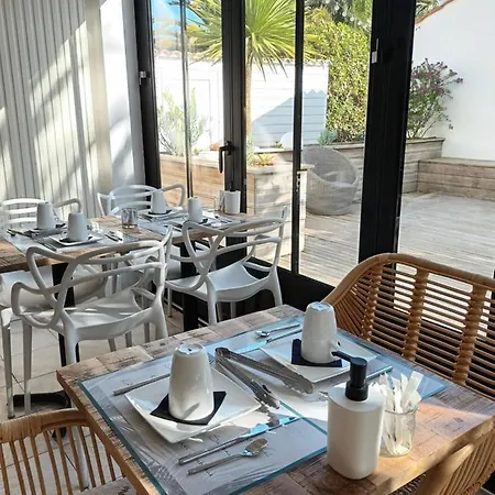 Ancre Marine & Thalgo *** מלון